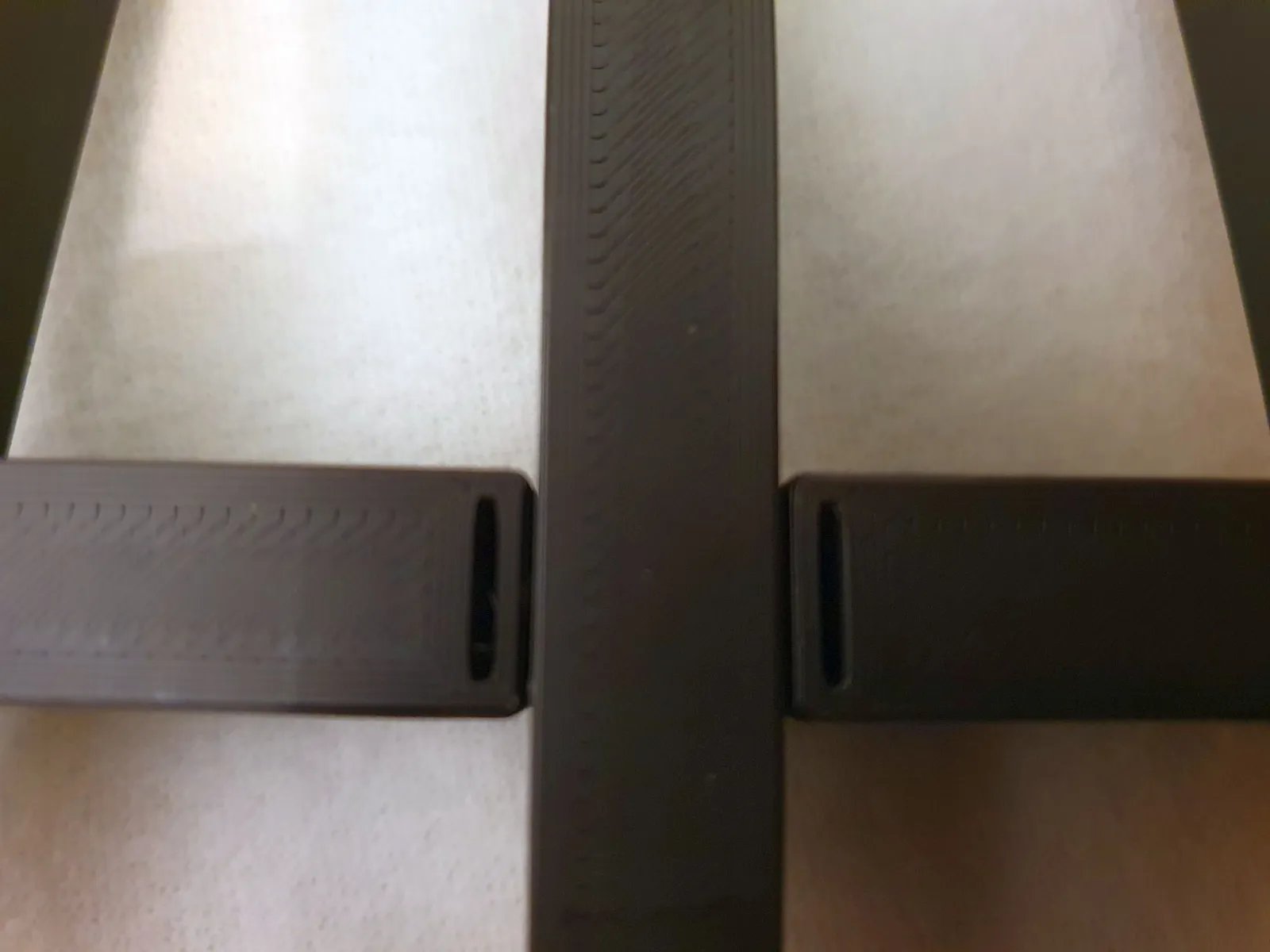 Easel for tablets, photos or HueForge