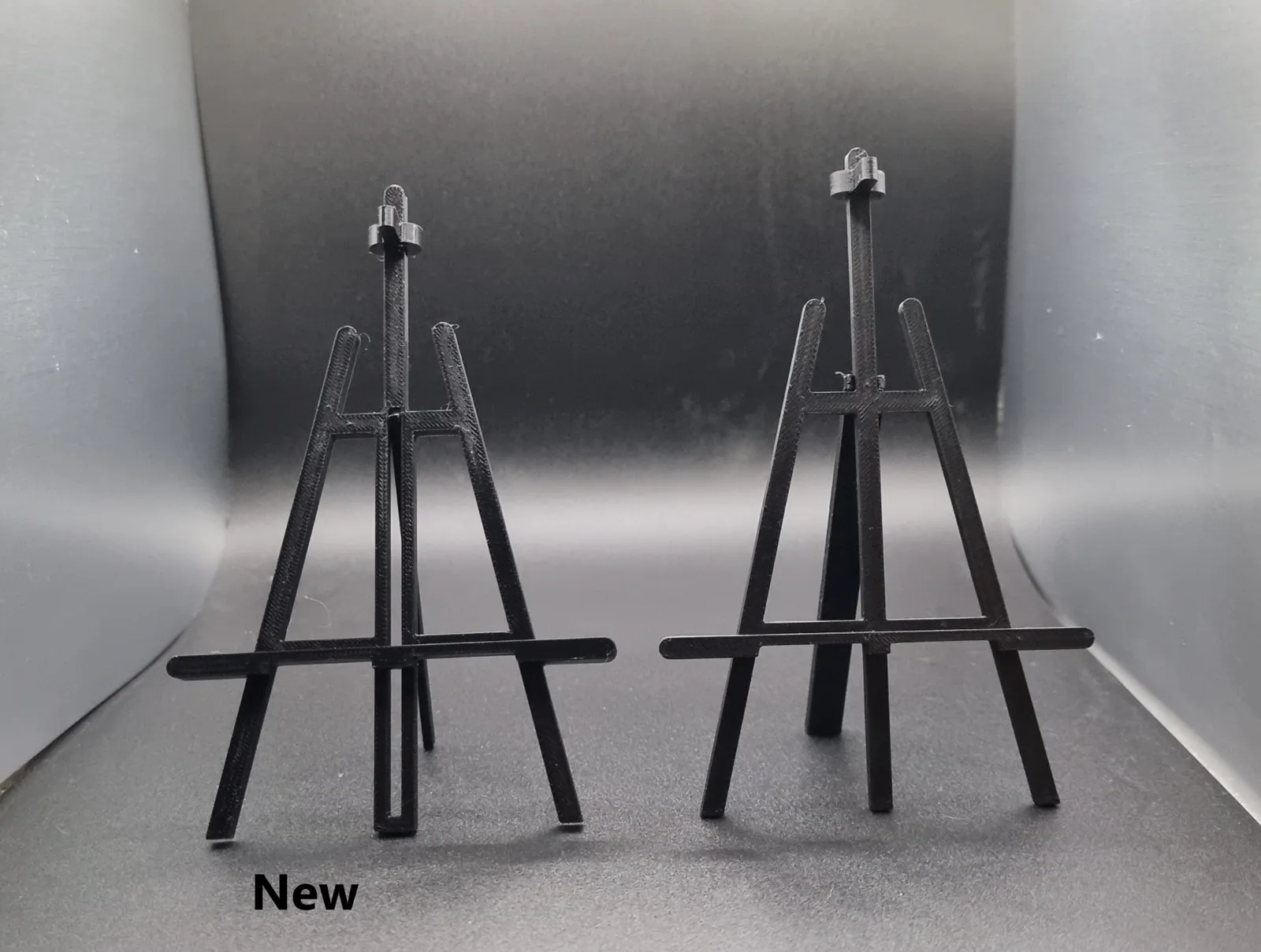 Easel for HueForge pictures