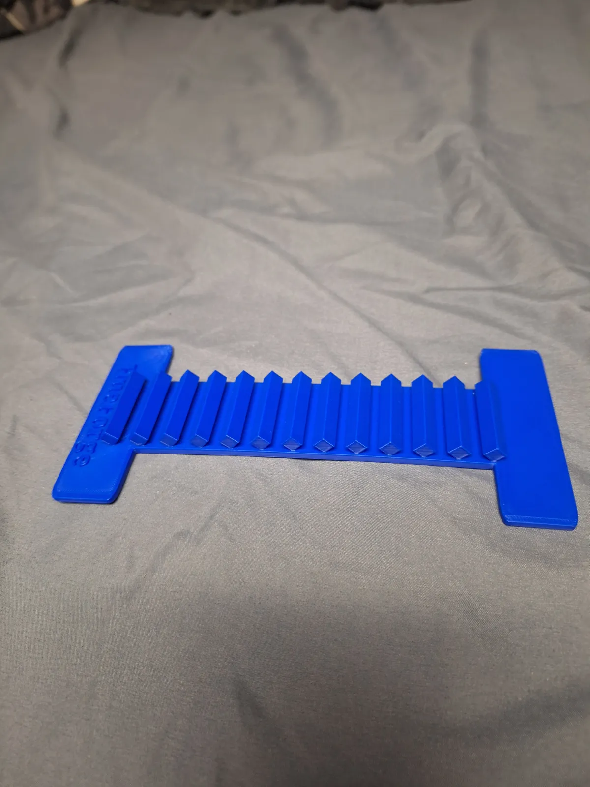 Hue Forge Vender Flip Stand