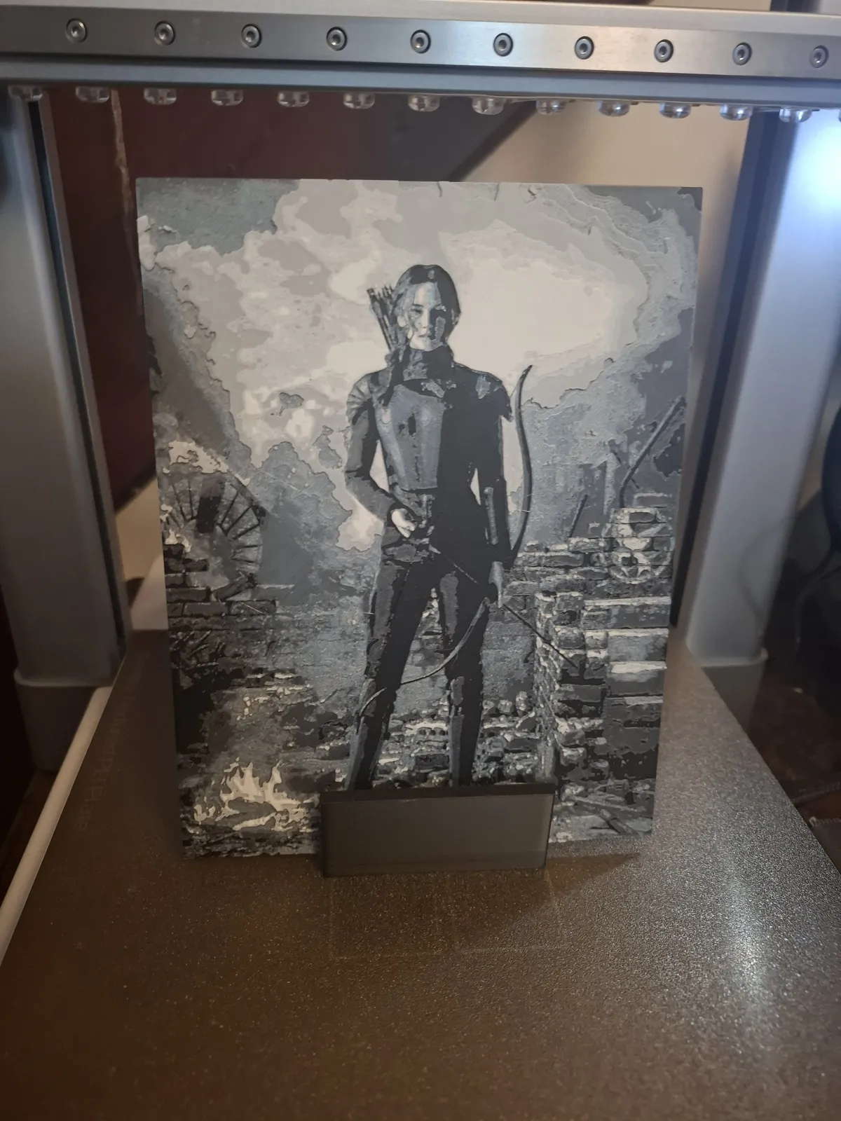 Hueforge stand with card holder