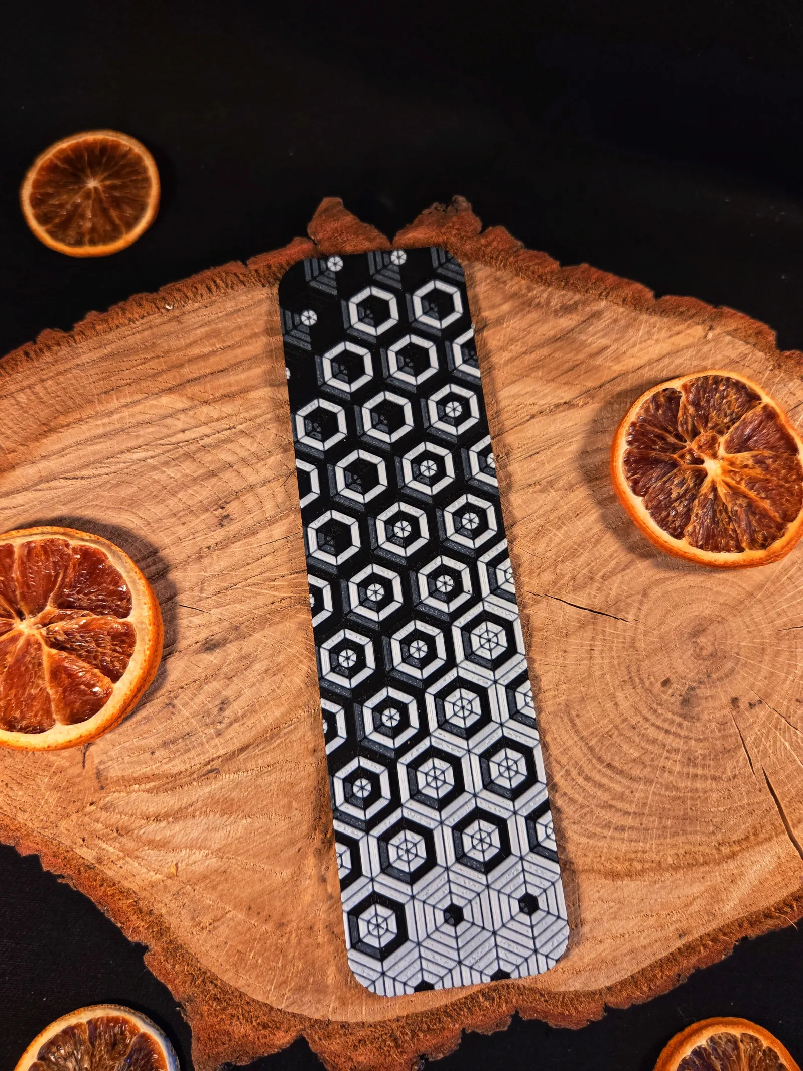 Hexagonal pattern bookmark - hueforge