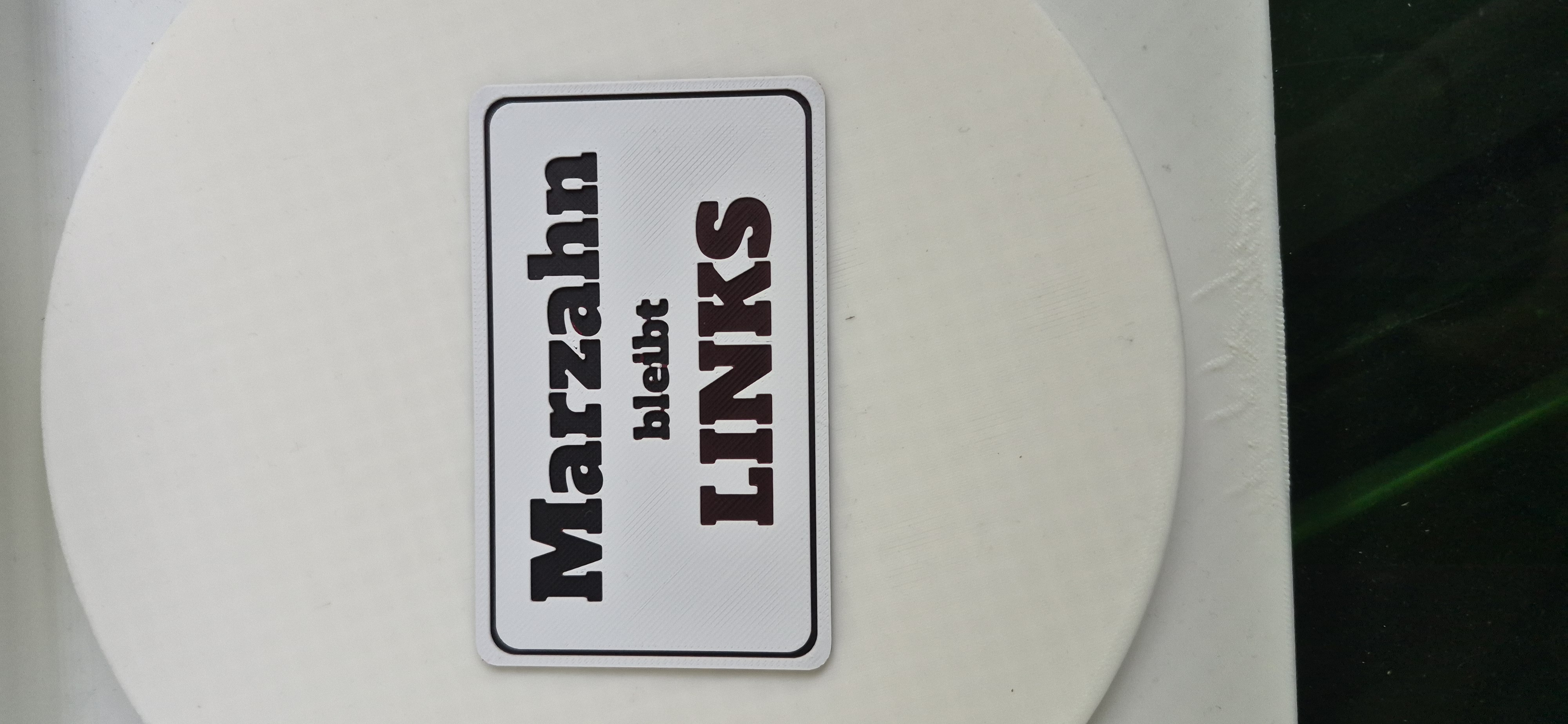 HueForge | "Marzahn bleibt links" Sticker/Karte