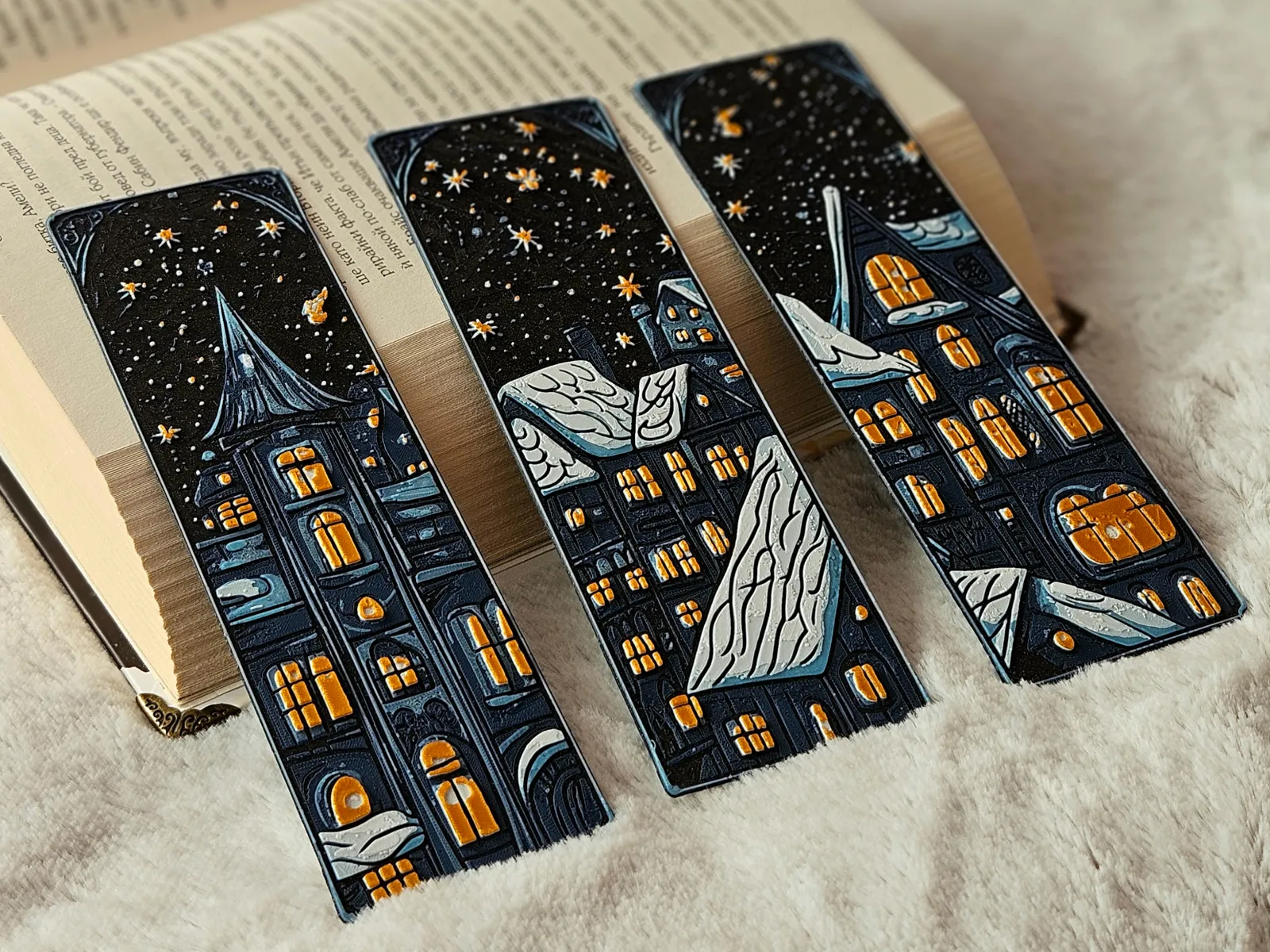 Winter Glow - Cozy Christmas Bookmarks Set