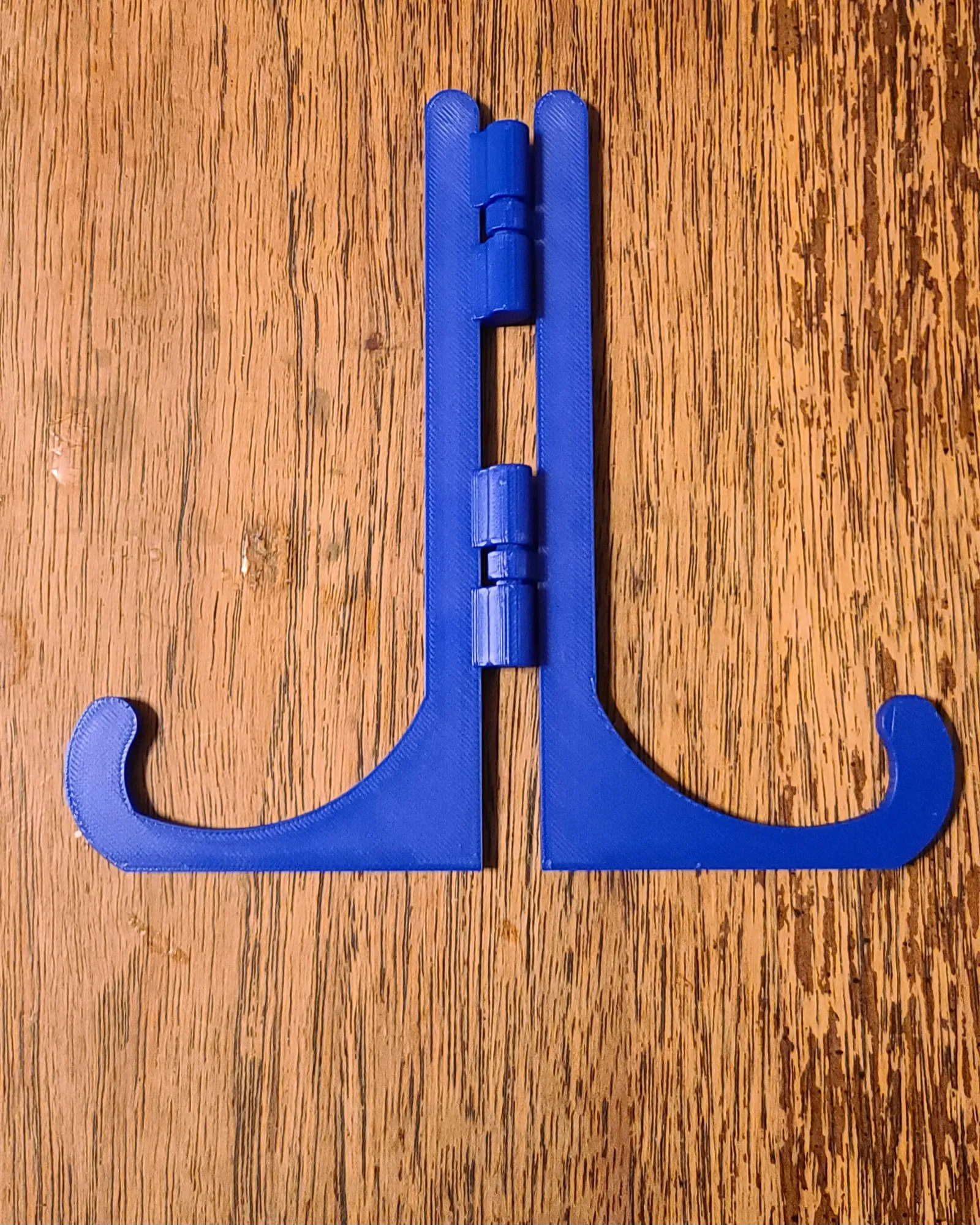 Stand with hinge for picture / hueforge