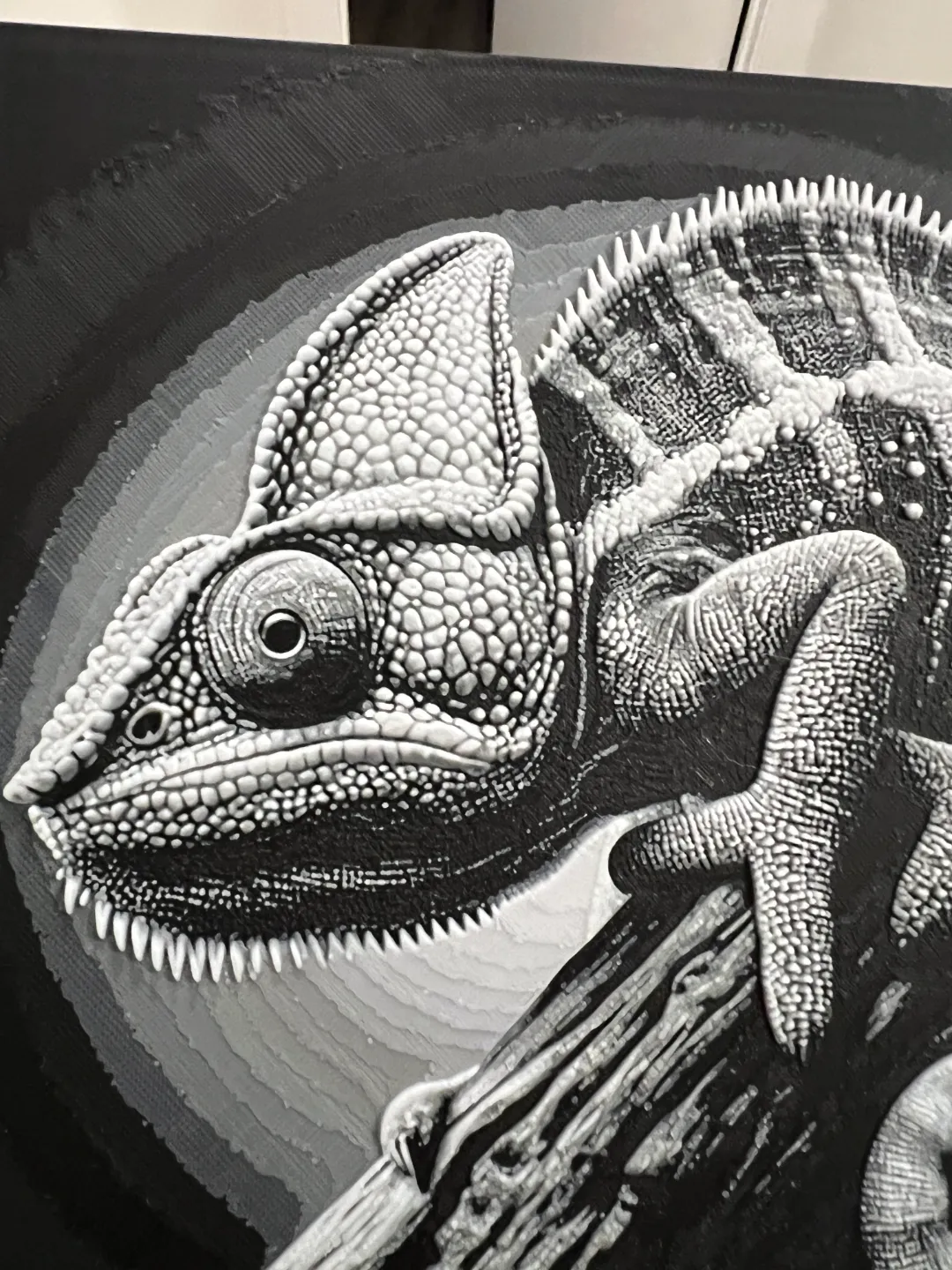 Chameleon Grayscale Art Hueforge