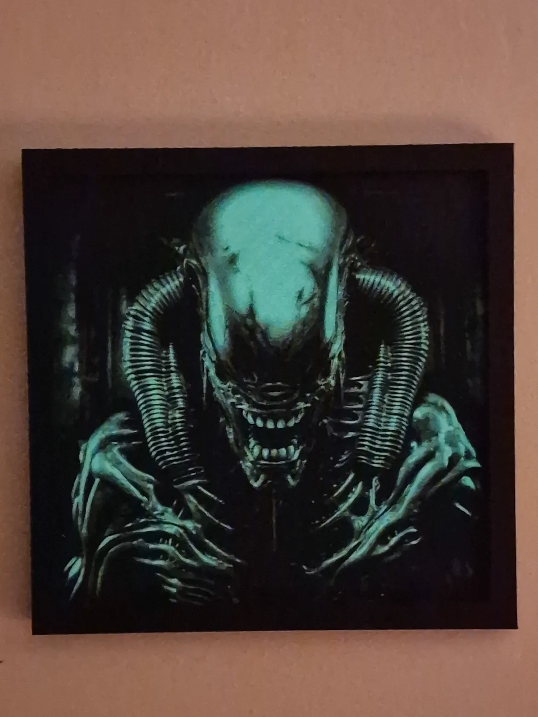 "Glowing" - Xenomorph (Alien)