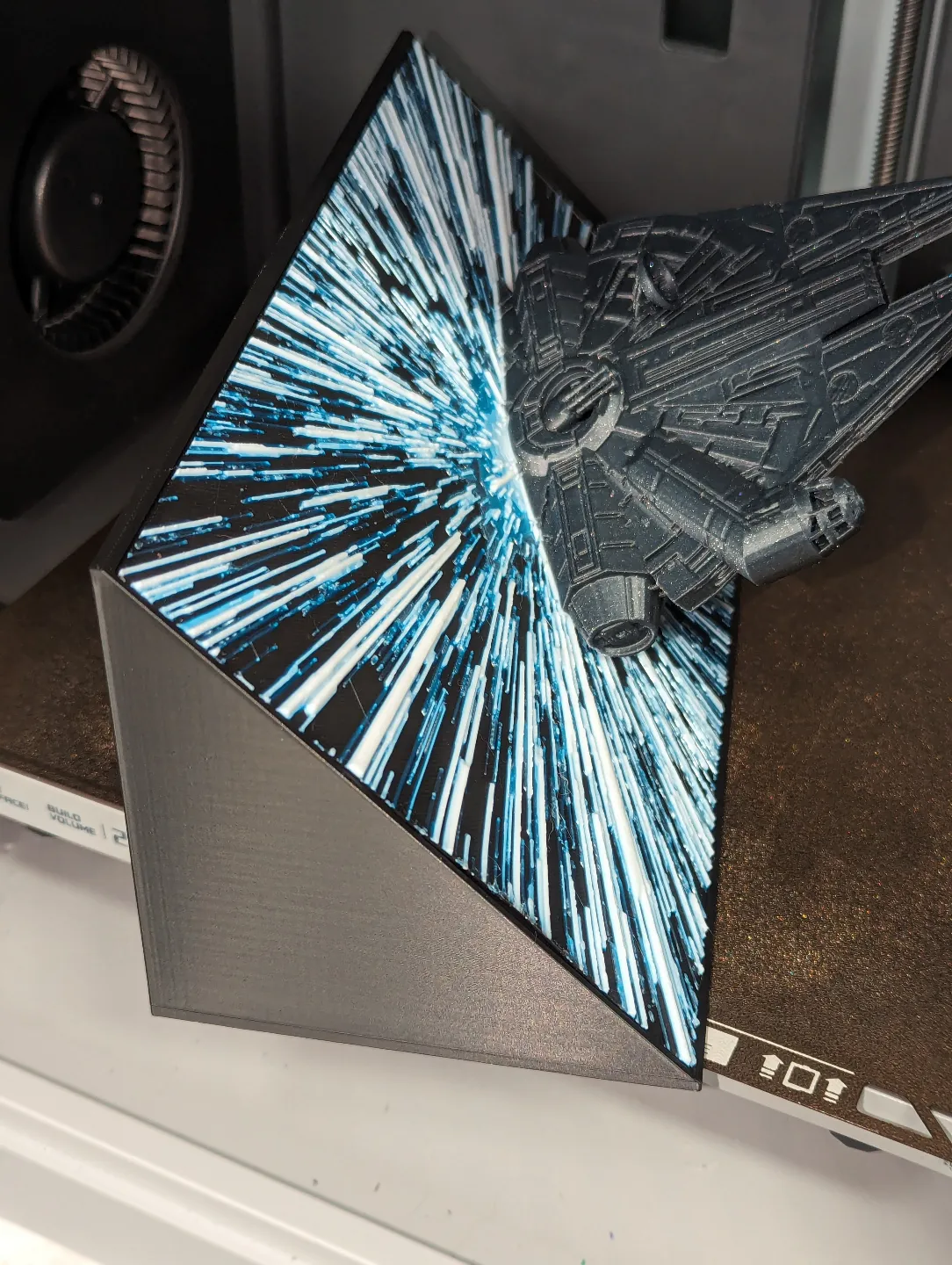Millenium Falcon with Stand - Hueforge Hybrid
