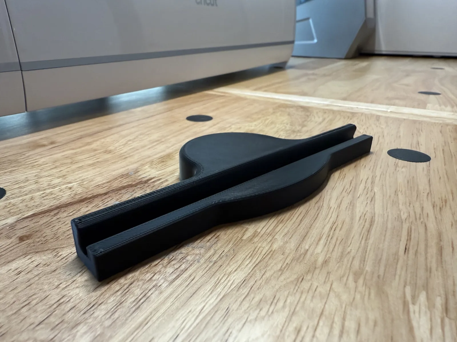Low Profile Stand for HueForge Prints.
