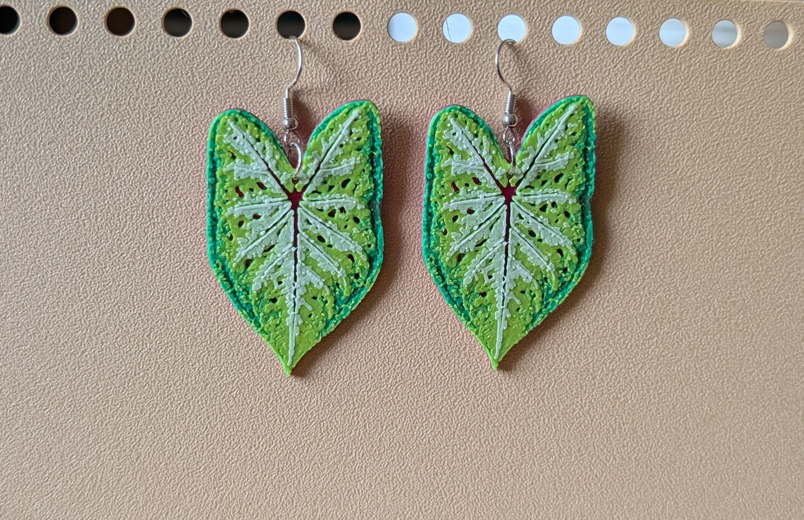 Realistic plant leaf earring/pendant/keychain set