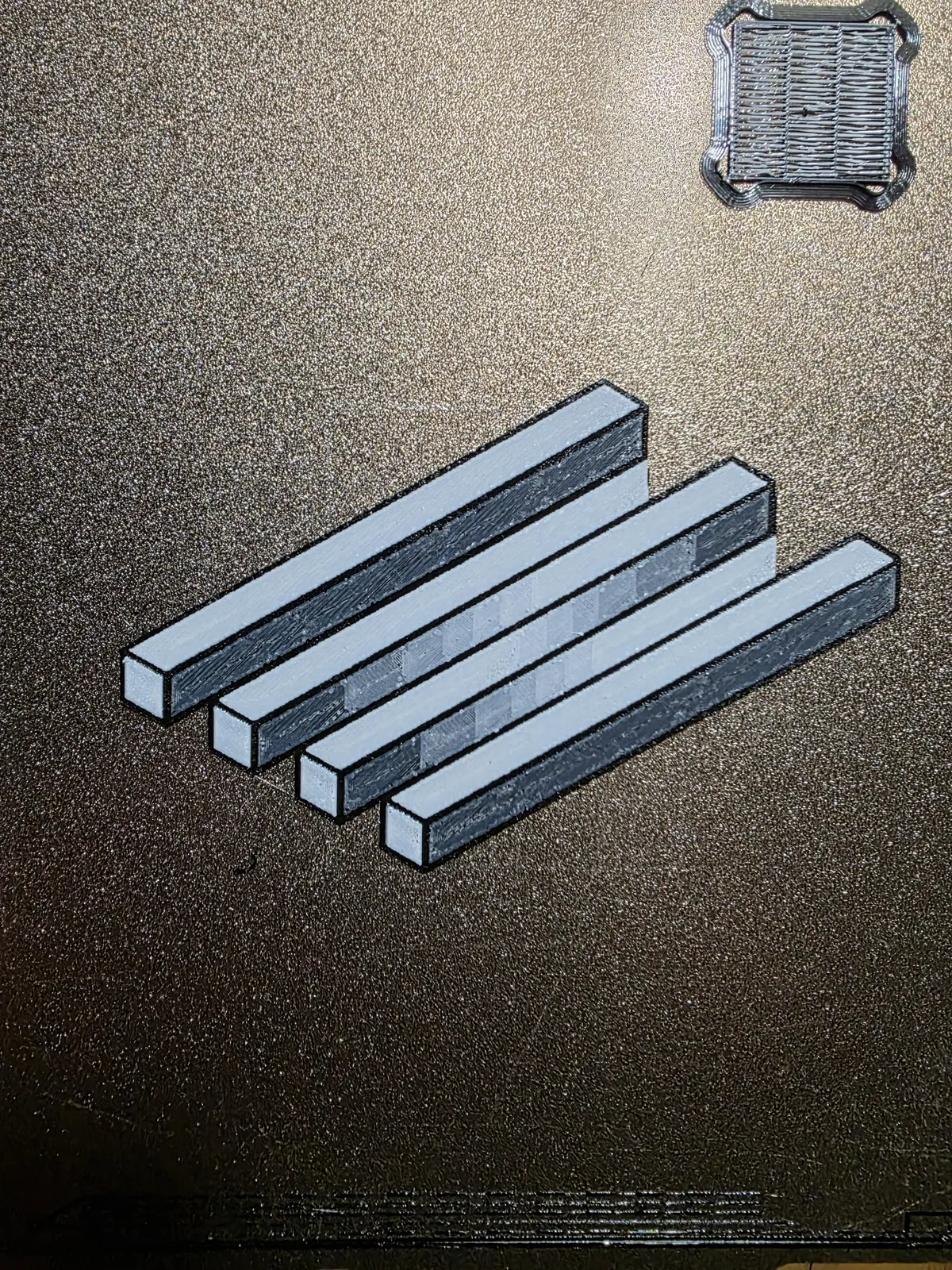 Optical Illusion:Three or Four Bars? Black/White