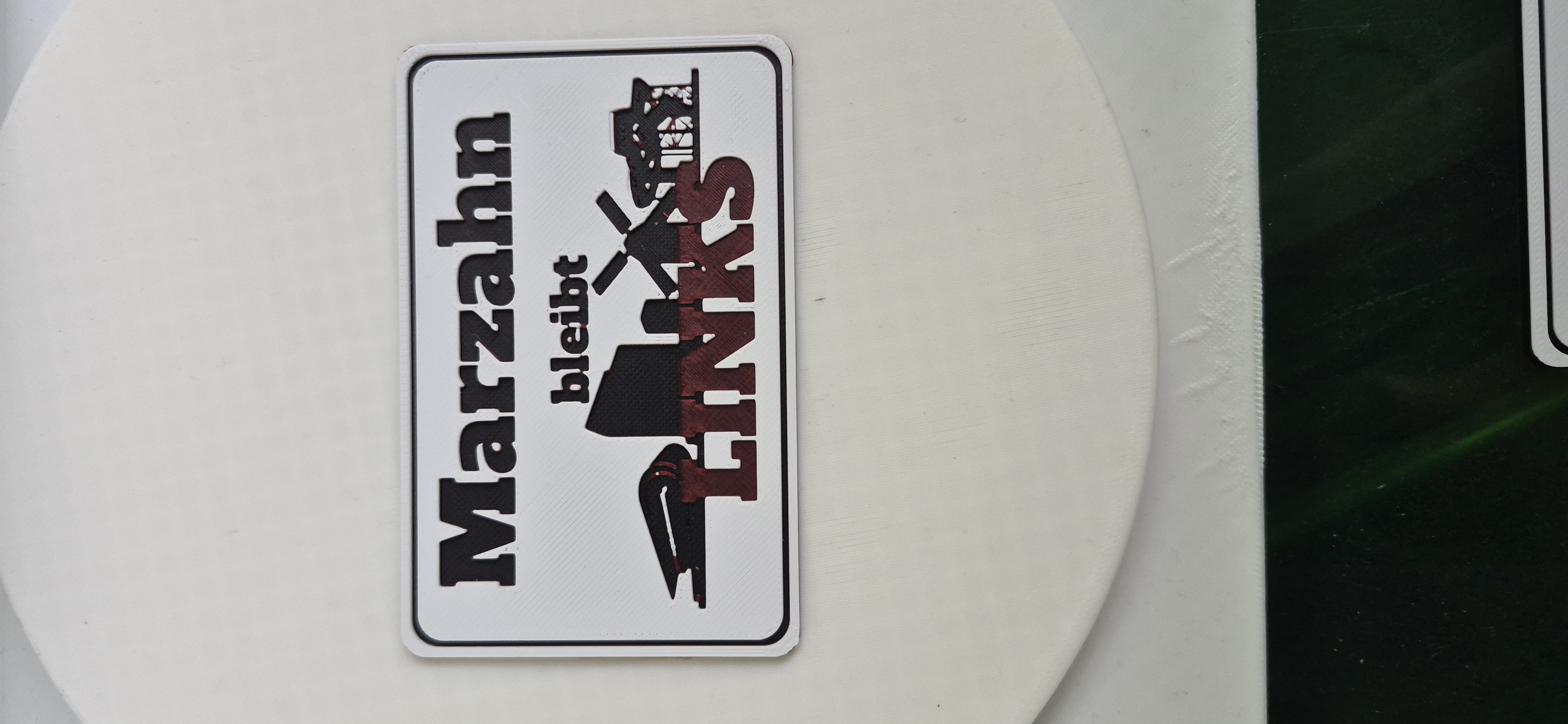HueForge | "Marzahn bleibt links" Sticker/Karte