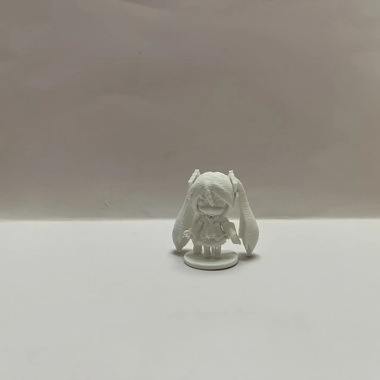 初音未来-热门动漫周边手办摆件-儿童涂色玩具公仔