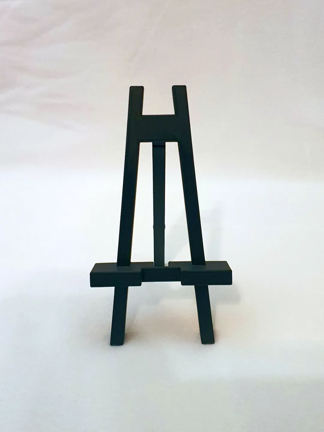 Easel for tablets, photos or HueForge
