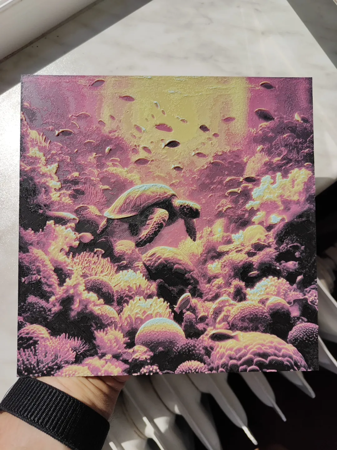 Turtle in sea - Hueforge - Glow in the dark