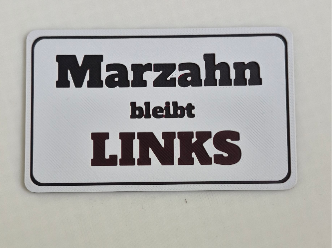 HueForge | "Marzahn bleibt links" Sticker/Karte