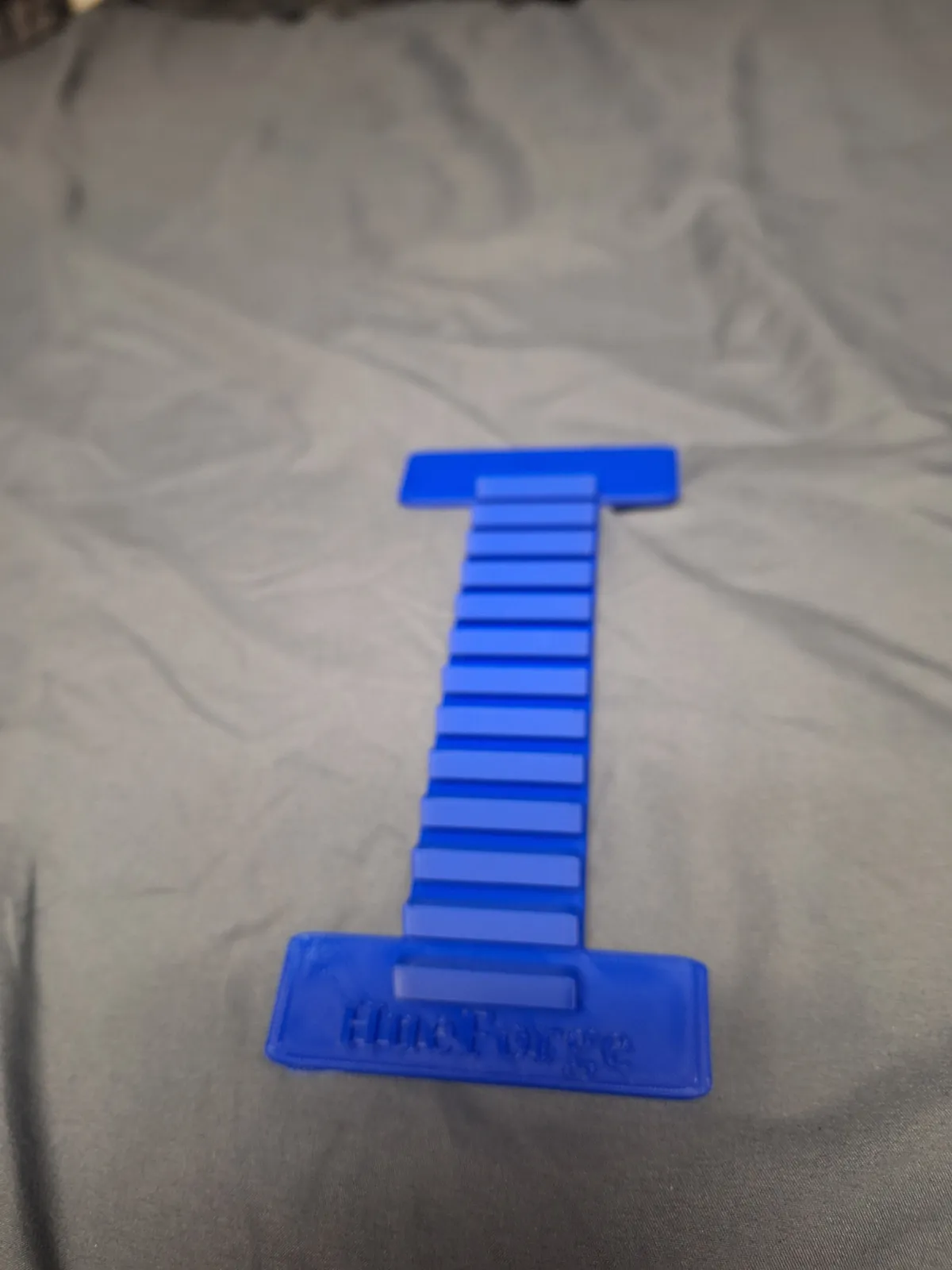 Hue Forge Vender Flip Stand