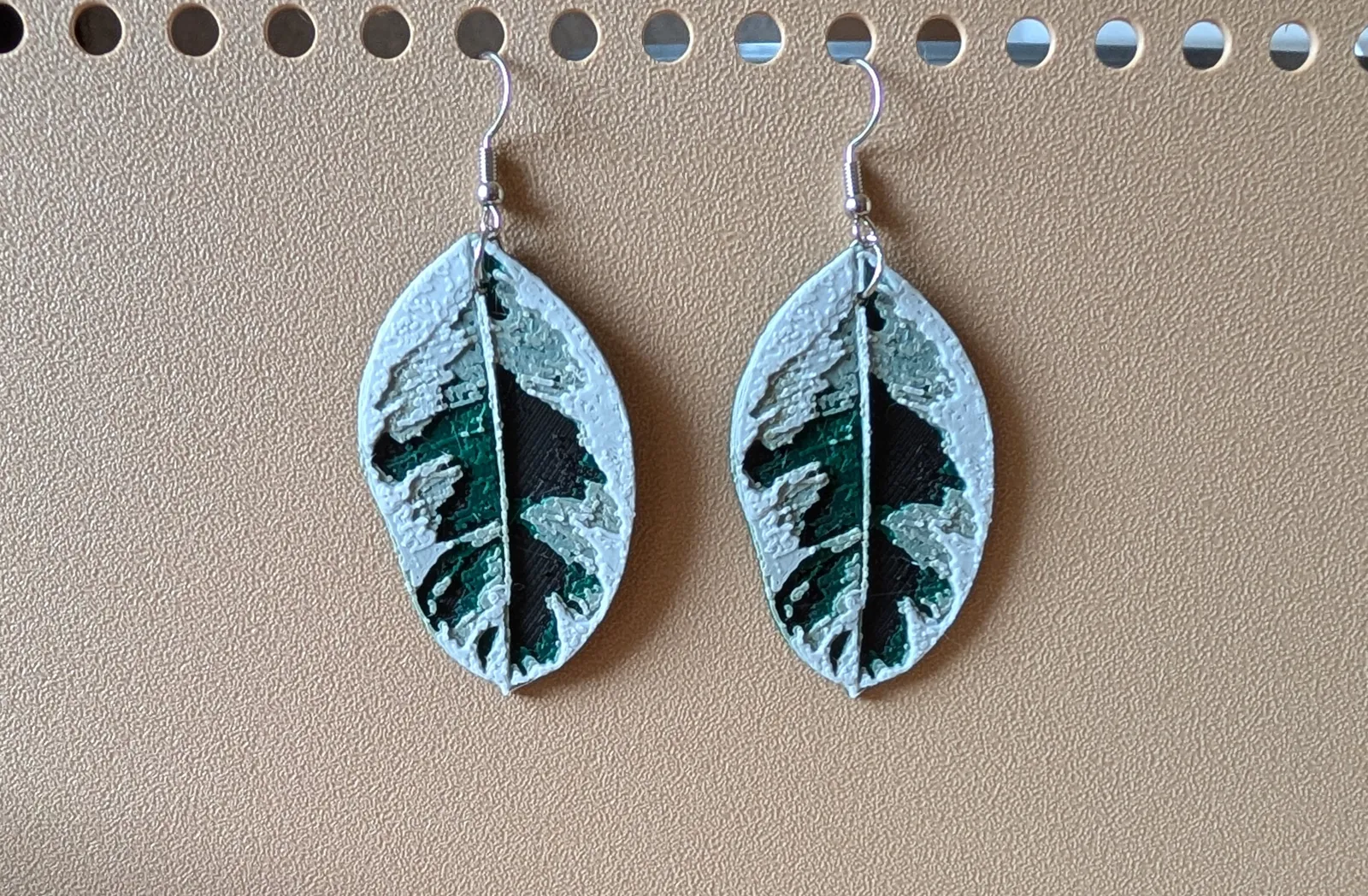 Realistic plant leaf earring/pendant/keychain set