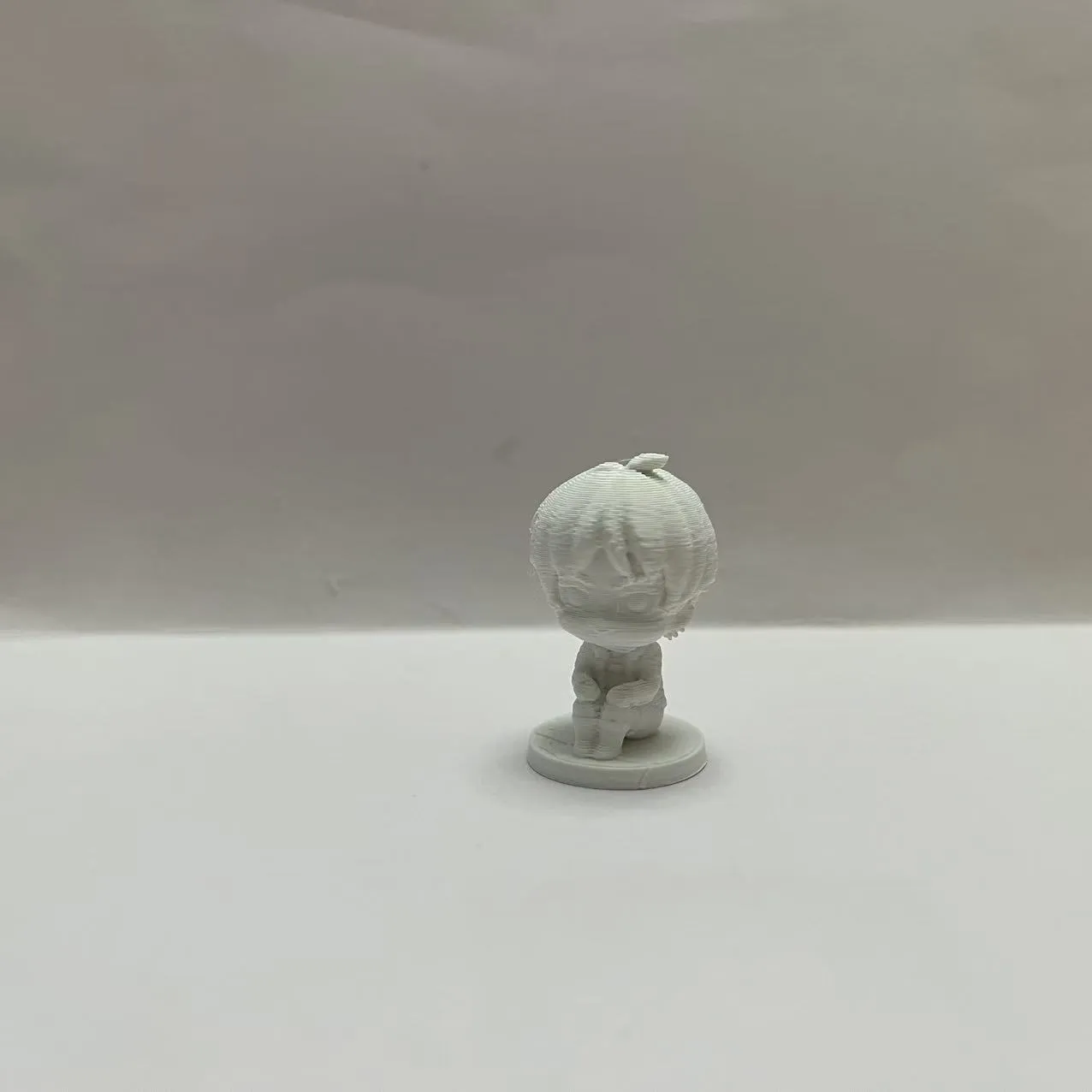 坐姿艾伦-进击的巨人动漫周边手办摆件-儿童涂色玩具公仔