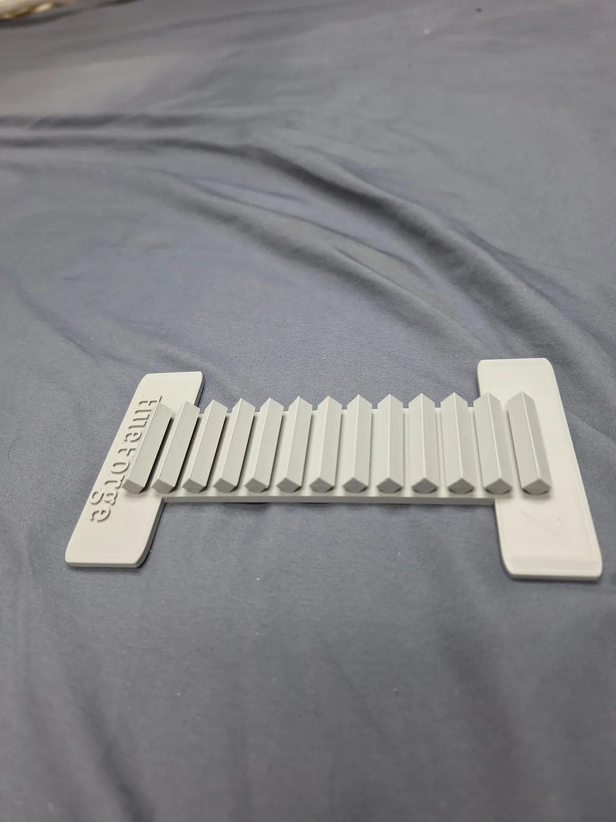Hue forge Vender stand 1mm to 2mm thick
