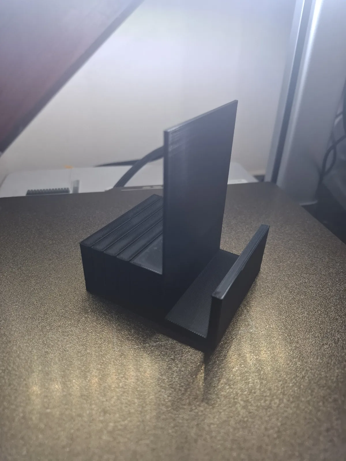 Hueforge stand with card holder