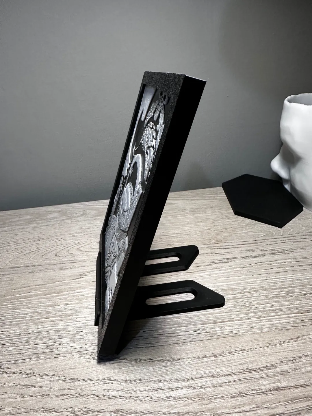 Desk stand for Hueforge parametric frames