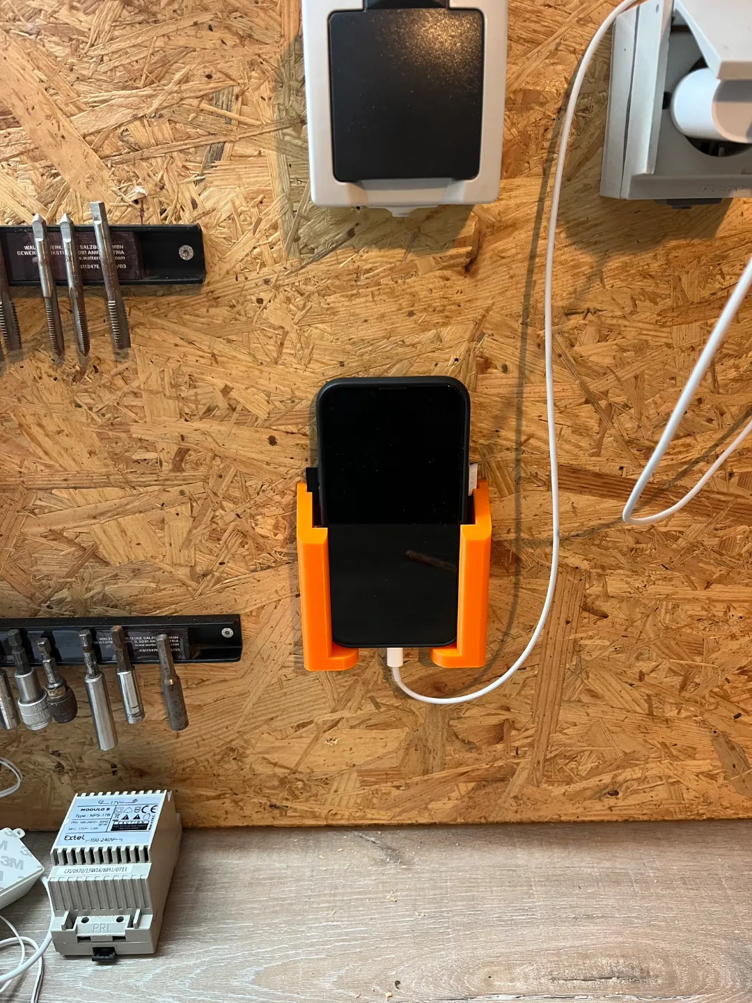 Smartphone Wandhalter Werkstatt, HueForge Einschub