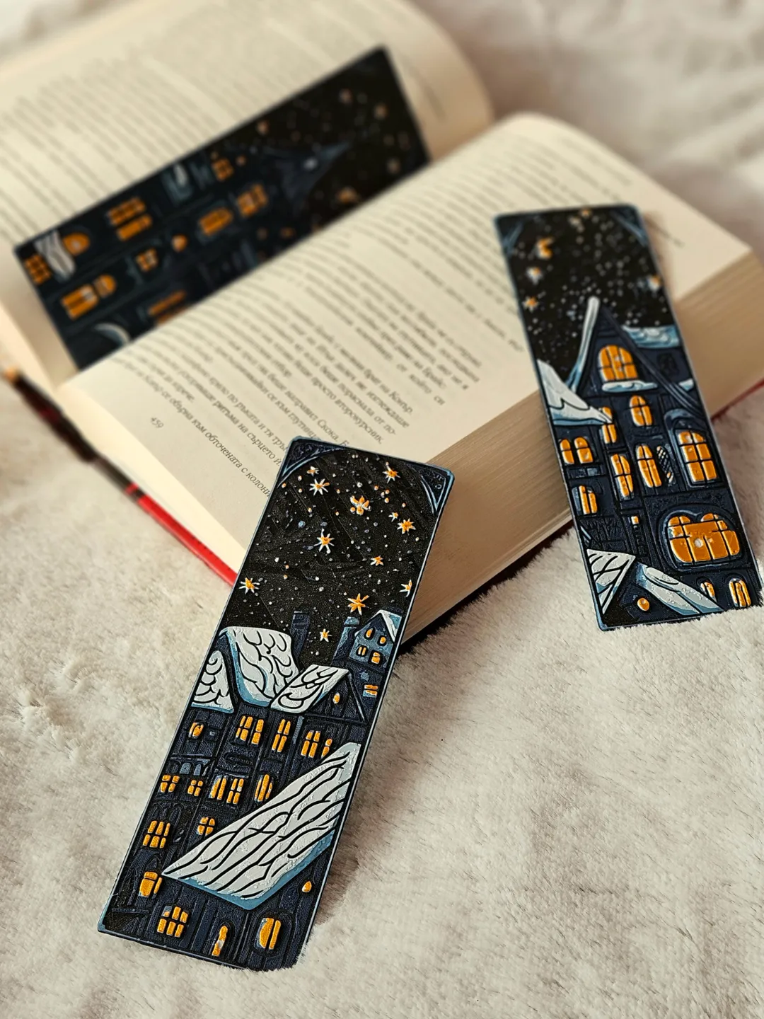 Winter Glow - Cozy Christmas Bookmarks Set