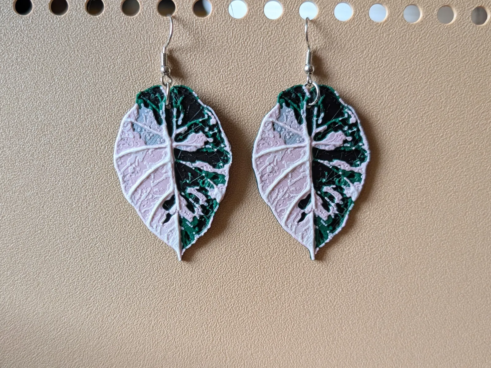 Realistic plant leaf earring/pendant/keychain set