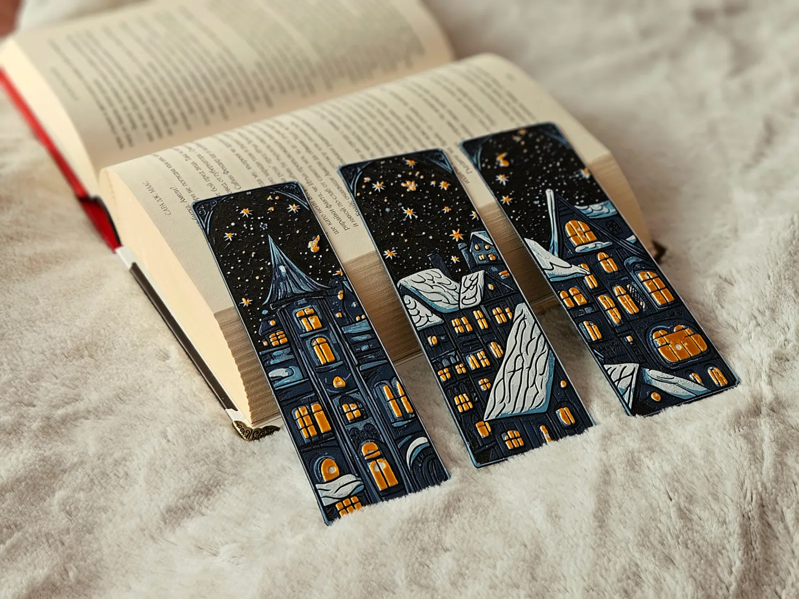 Winter Glow - Cozy Christmas Bookmarks Set