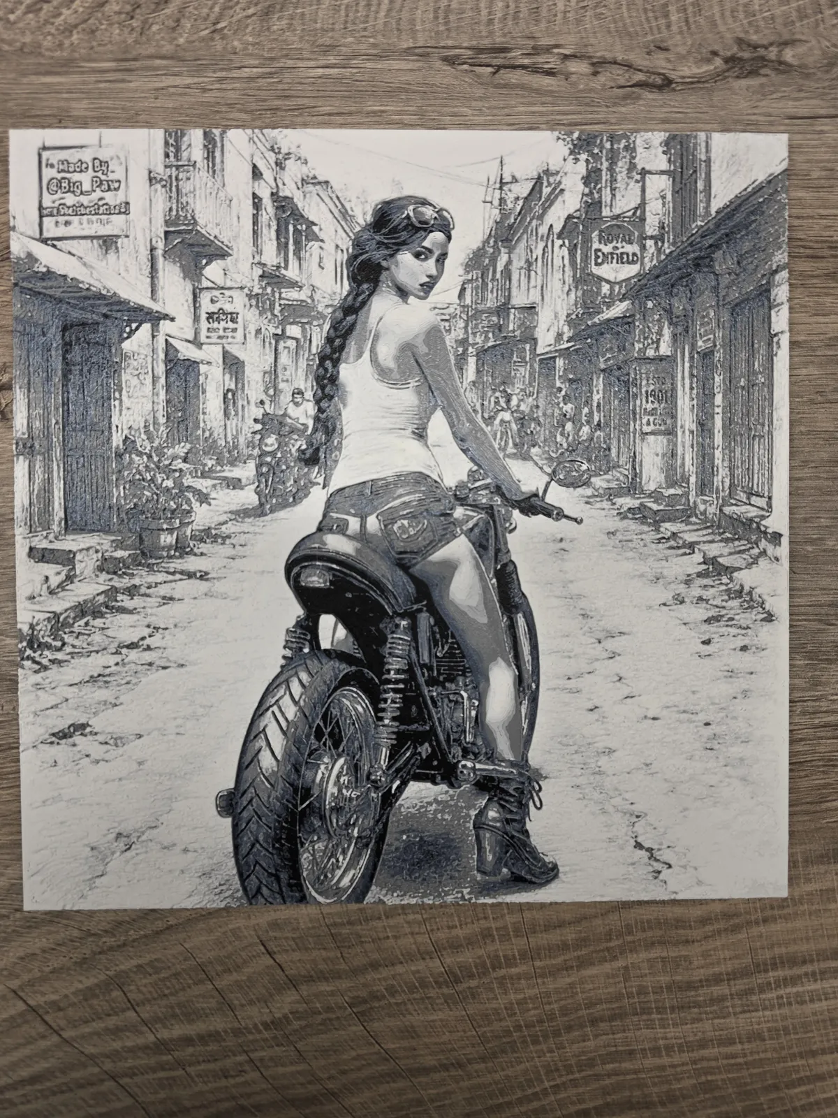 Mädchen mit Motorrad - Hueforge