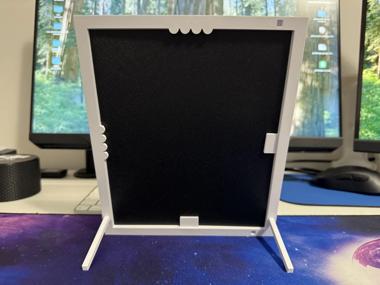 Cornice 165x200 con supporti da tavolo