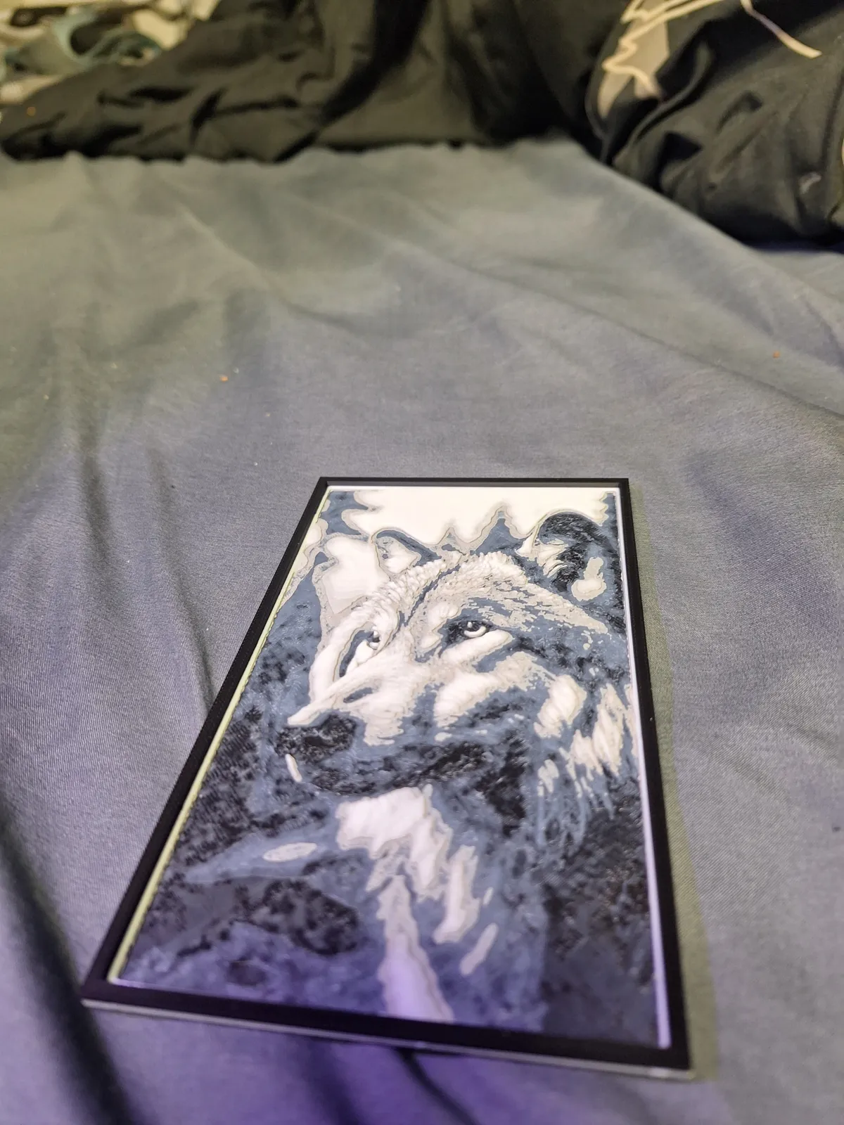 b/w wolf Hue forge