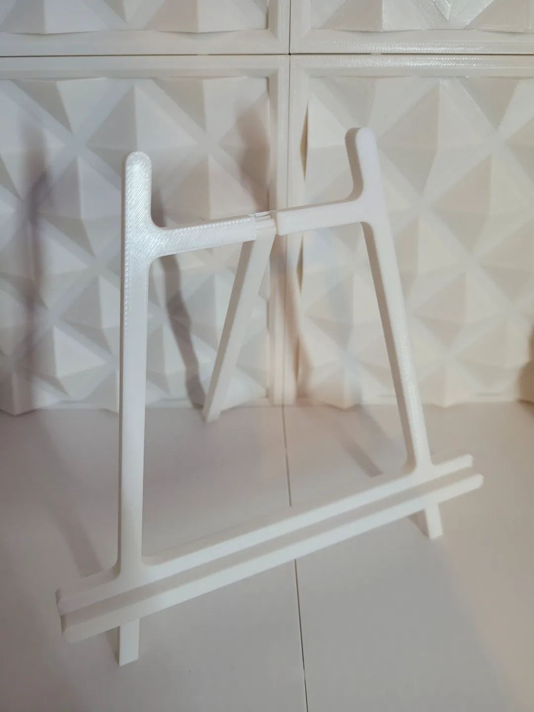 Easel for Hueforge