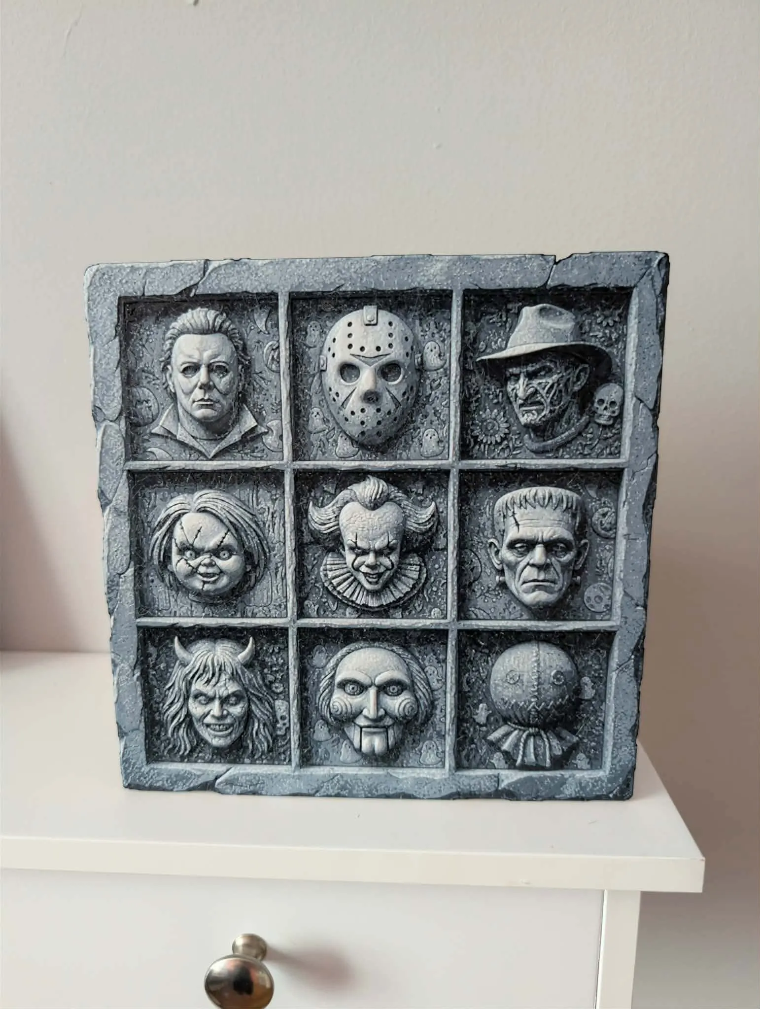 Tiled horrors - Slate style hueforge