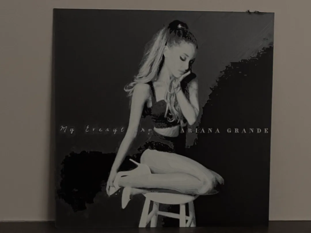 Ariana Grande- My everything, Hueforge