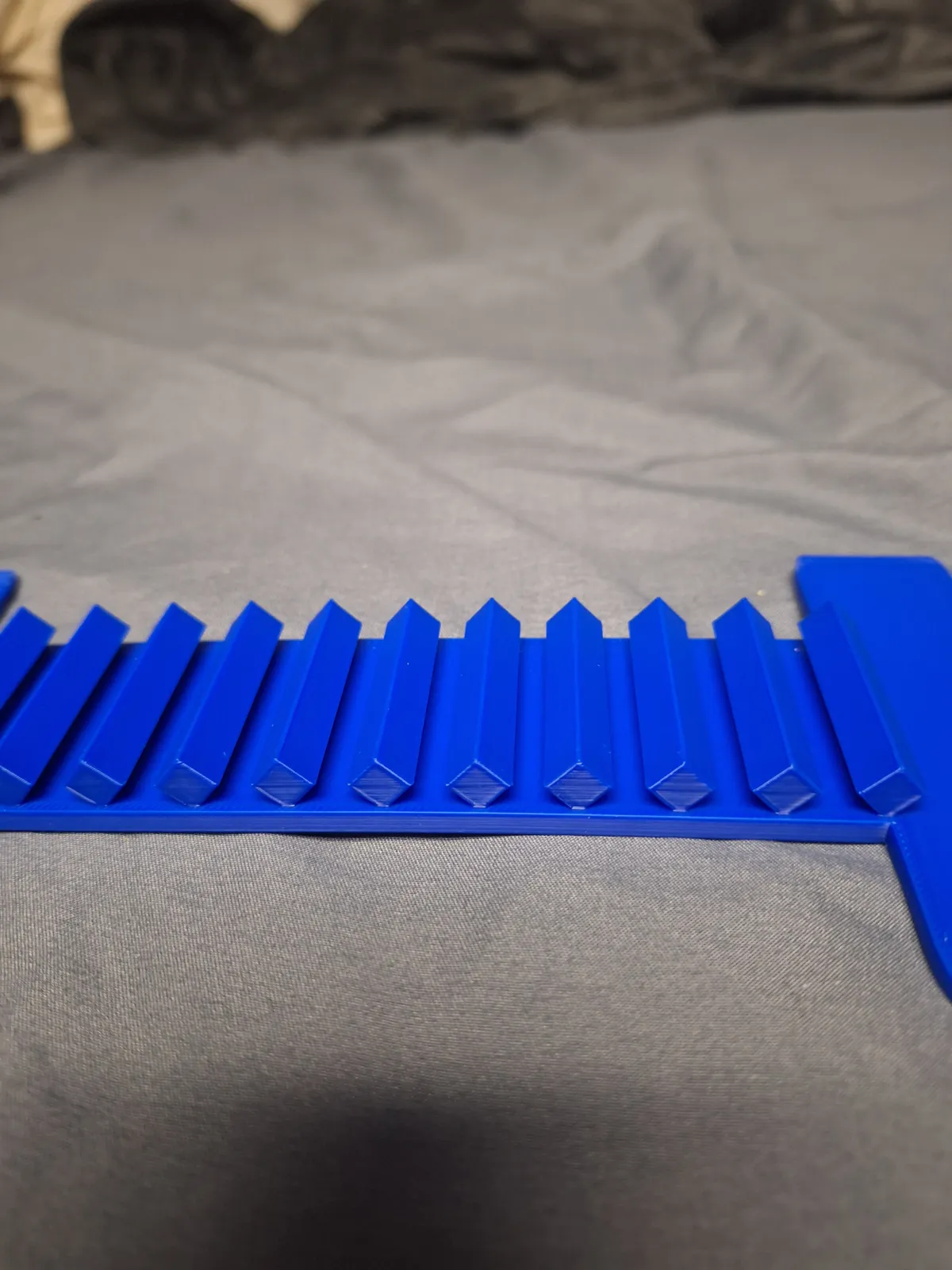 Hue Forge Vender Flip Stand