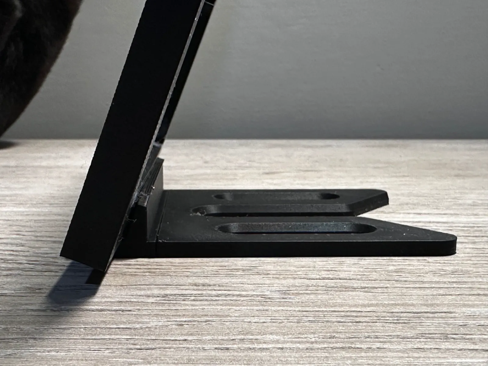 Desk stand for Hueforge parametric frames