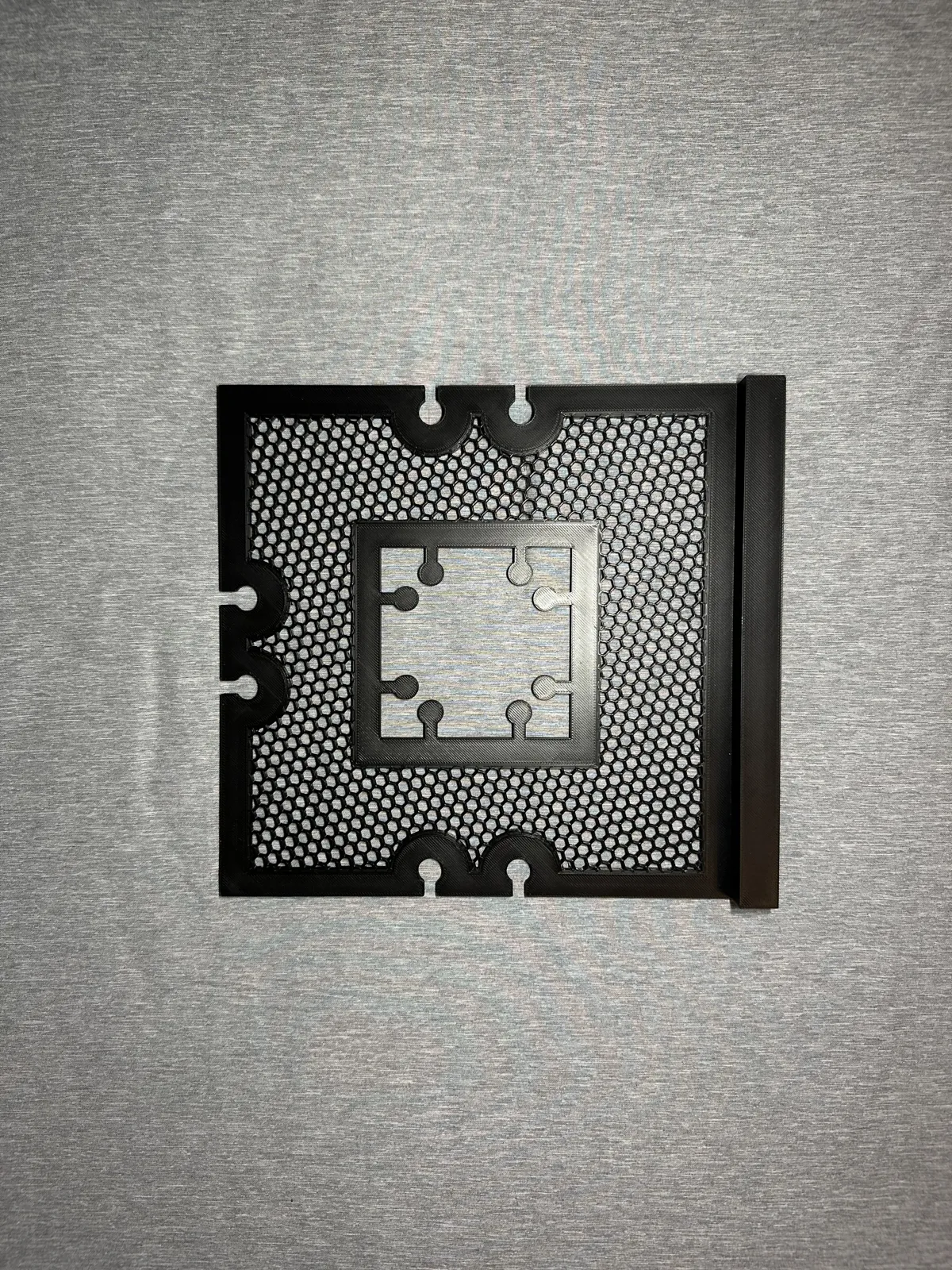 Modular Magnetic Frame System for Hueforge Art