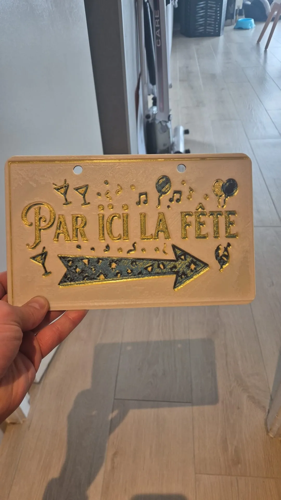 plaque par ici la fete