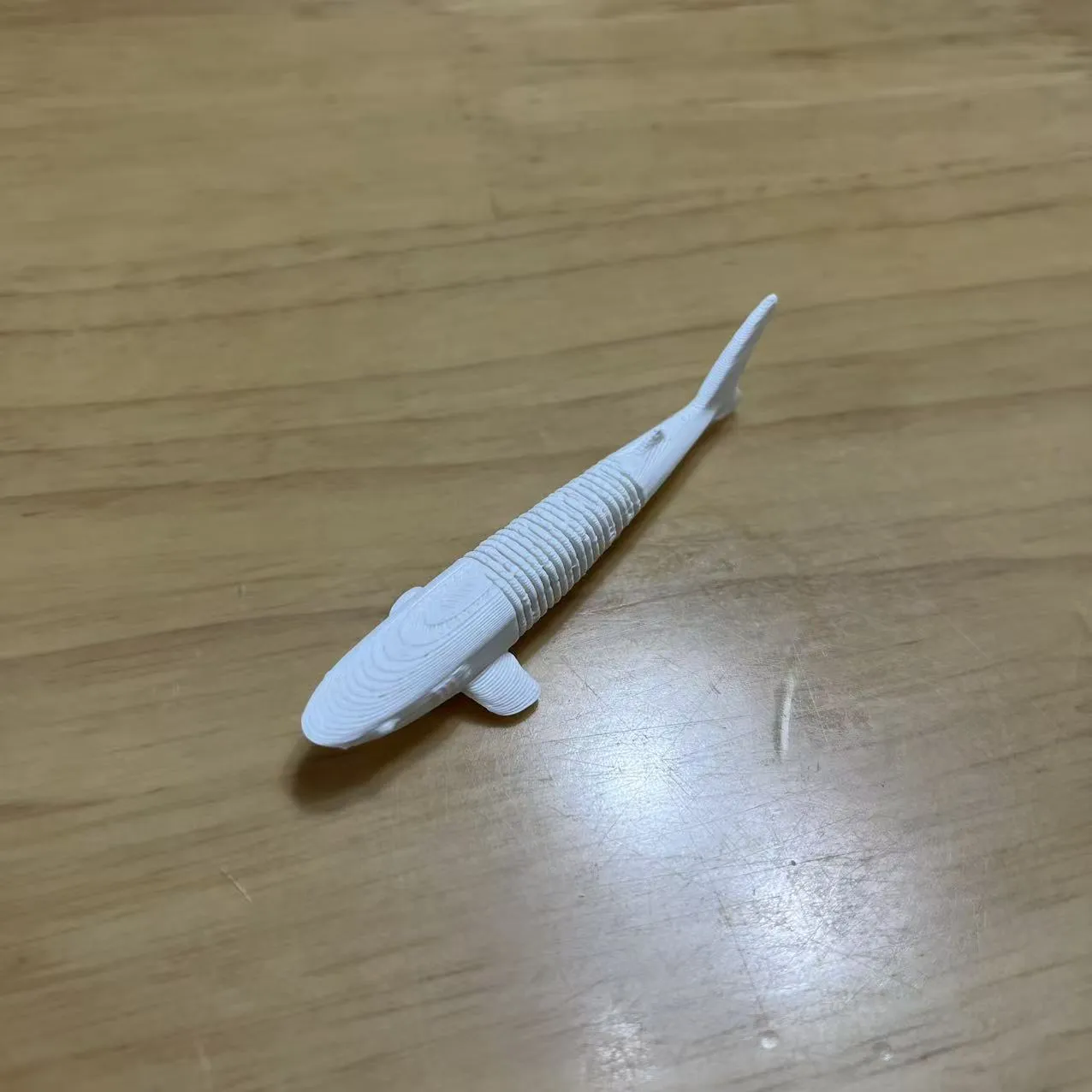 鲨鱼弹簧玩具-多色一盘打印-可活动解压玩具