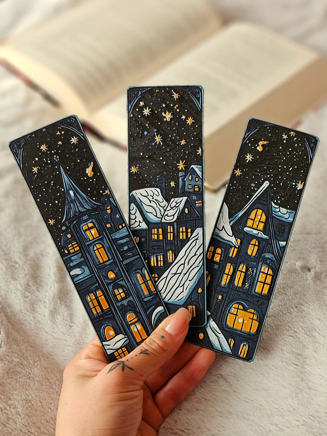 Winter Glow - Cozy Christmas Bookmarks Set