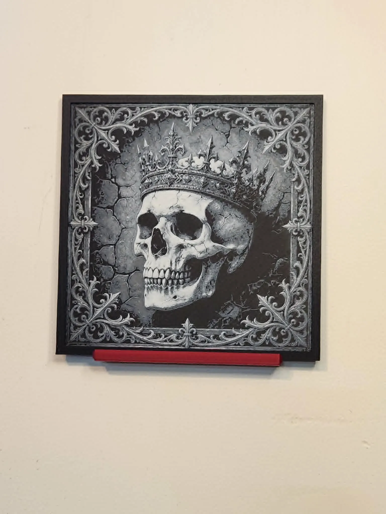 Hueforge - Crowned Skull