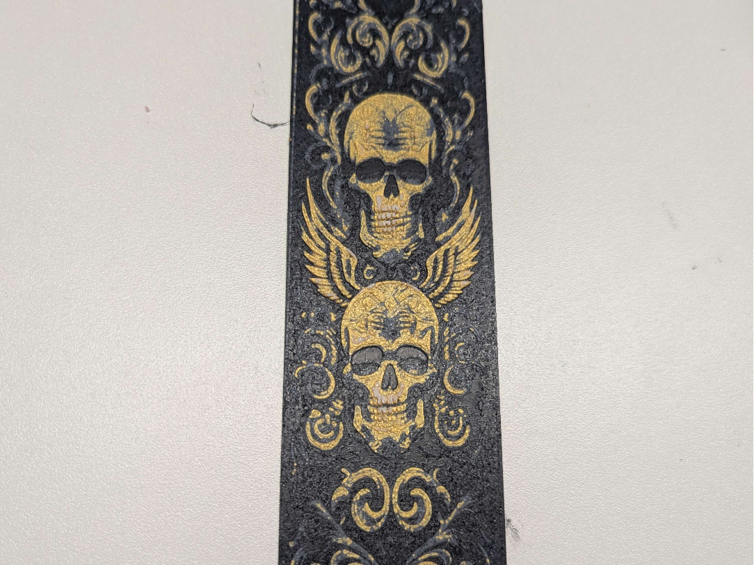 Marque page tete de mort aile