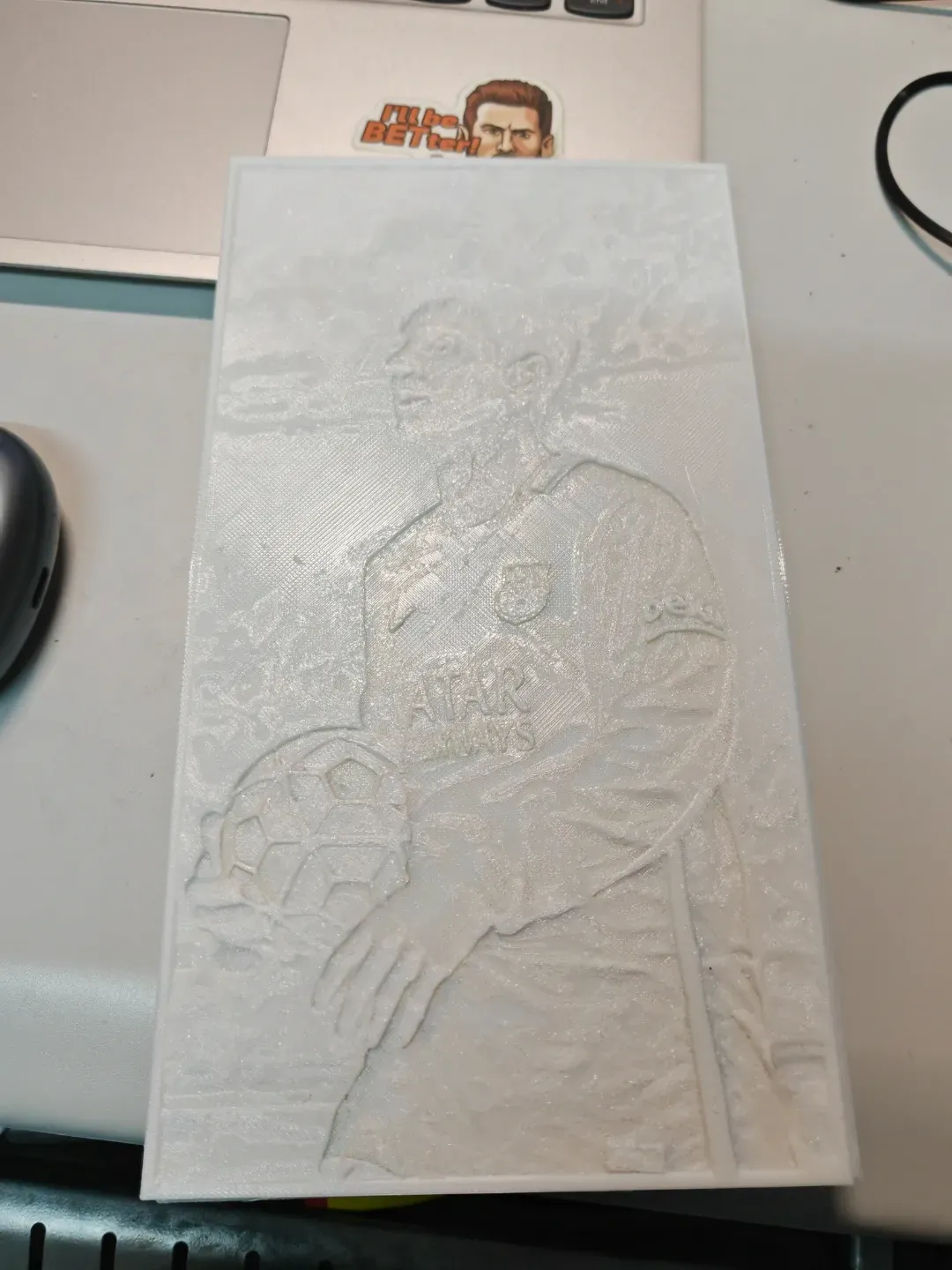 梅西彩色浮雕
