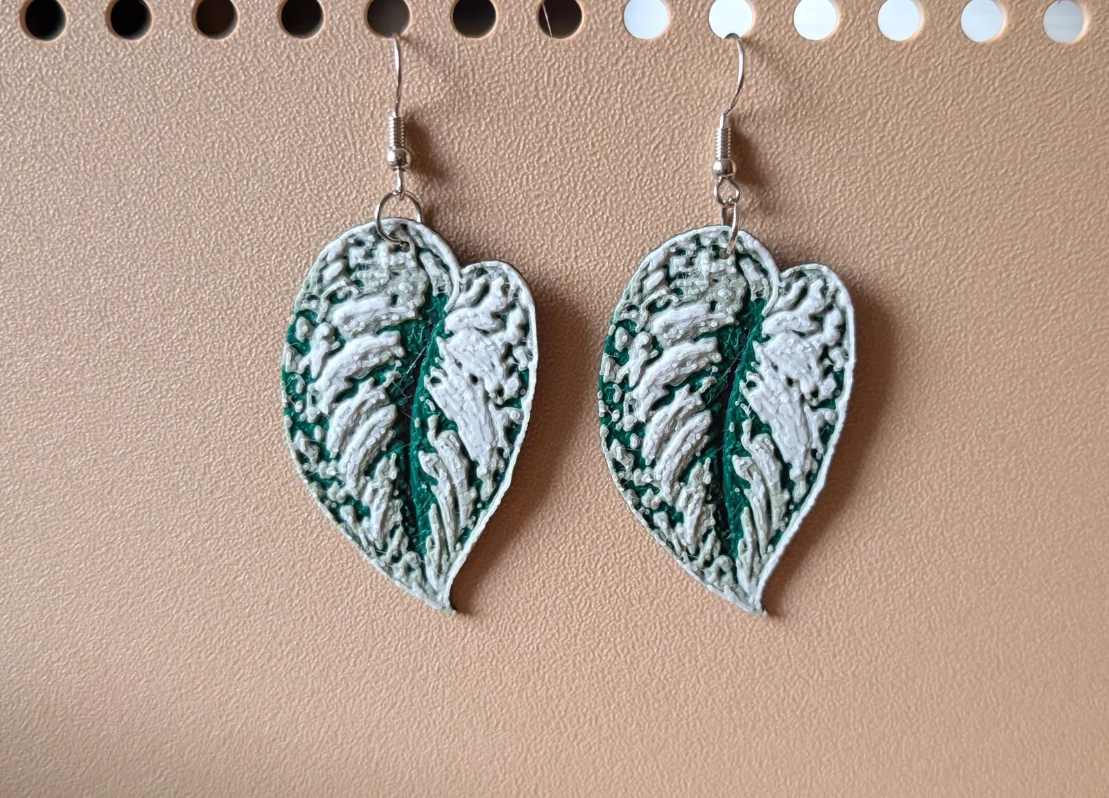 Realistic plant leaf earring/pendant/keychain set