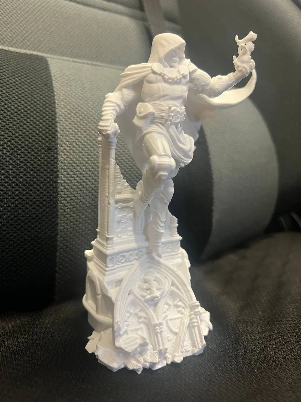 Dr. Doom - Dottor Doom - Marvel Figure finestra