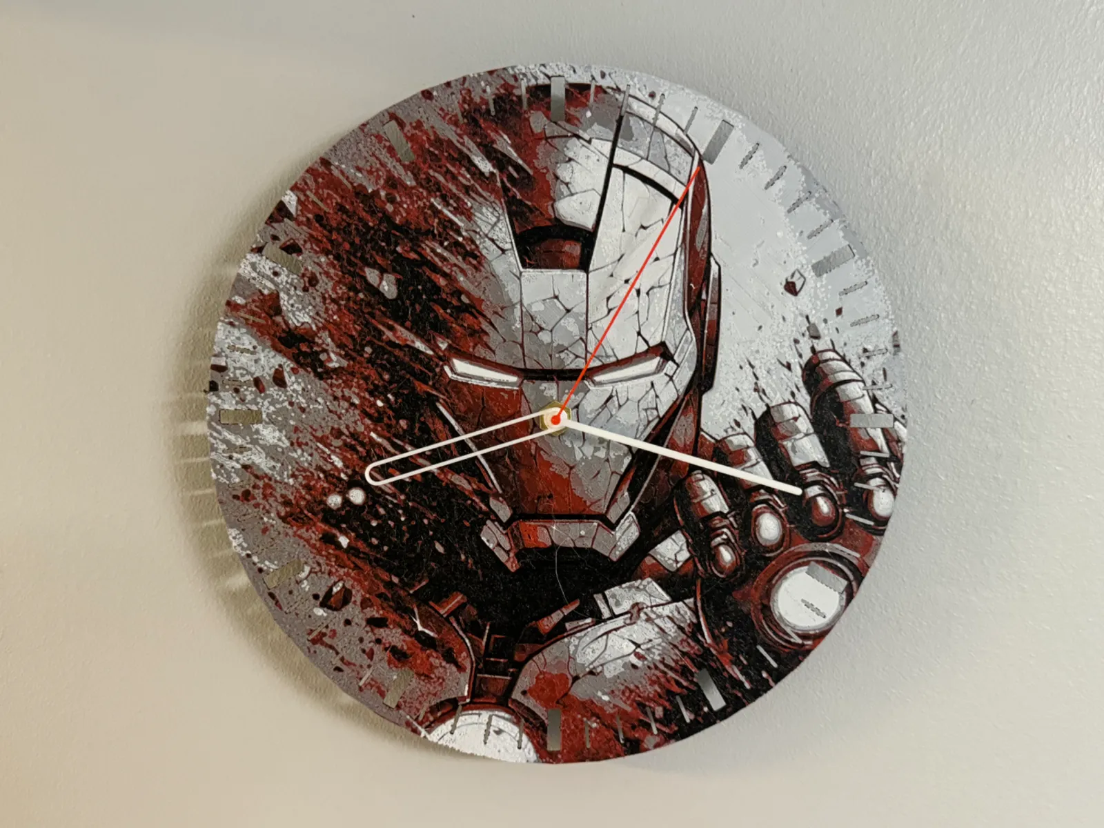 Wall Clock / Wanduhr Iron Man Hueforge Art