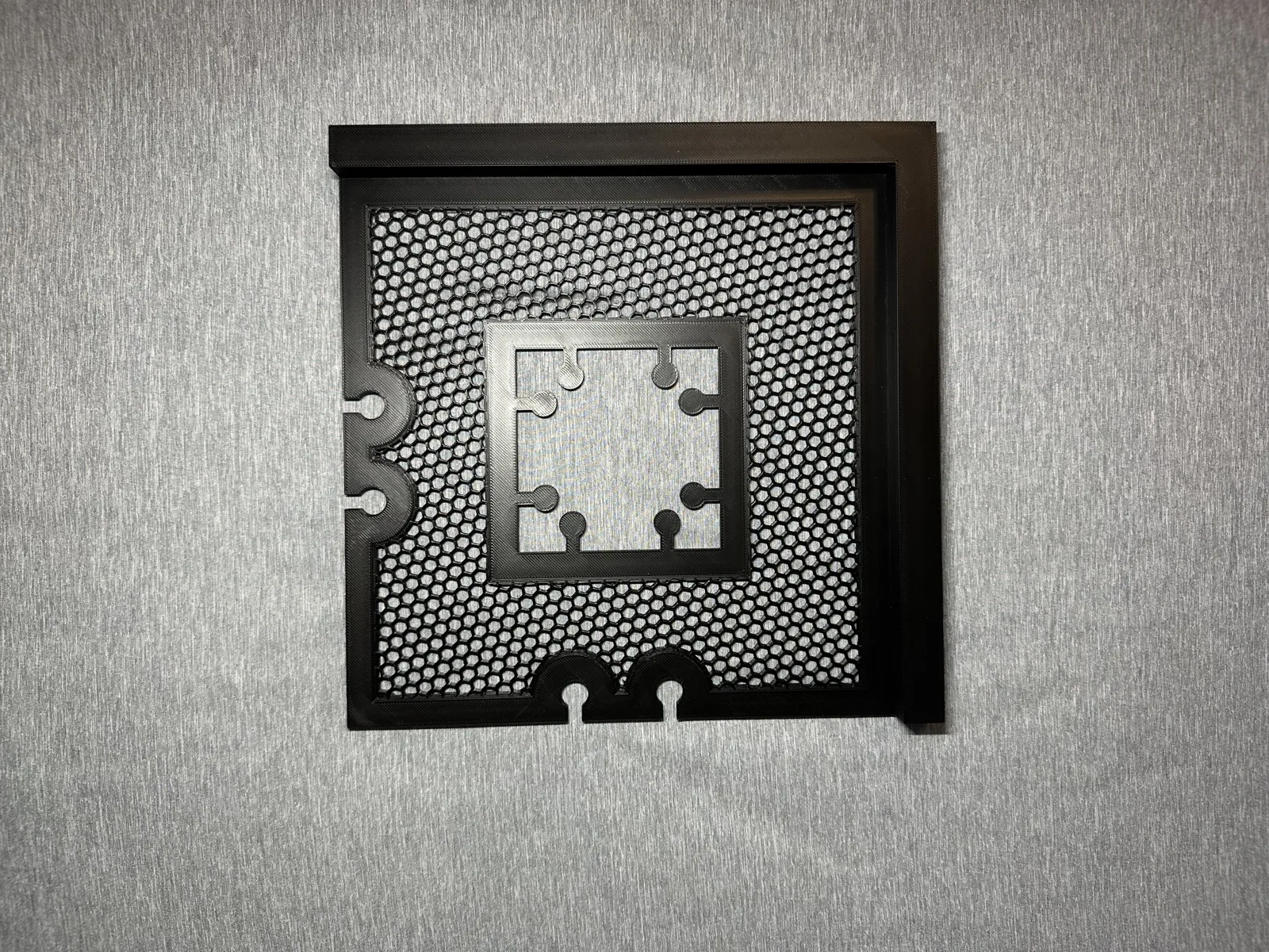 Modular Magnetic Frame System for Hueforge Art