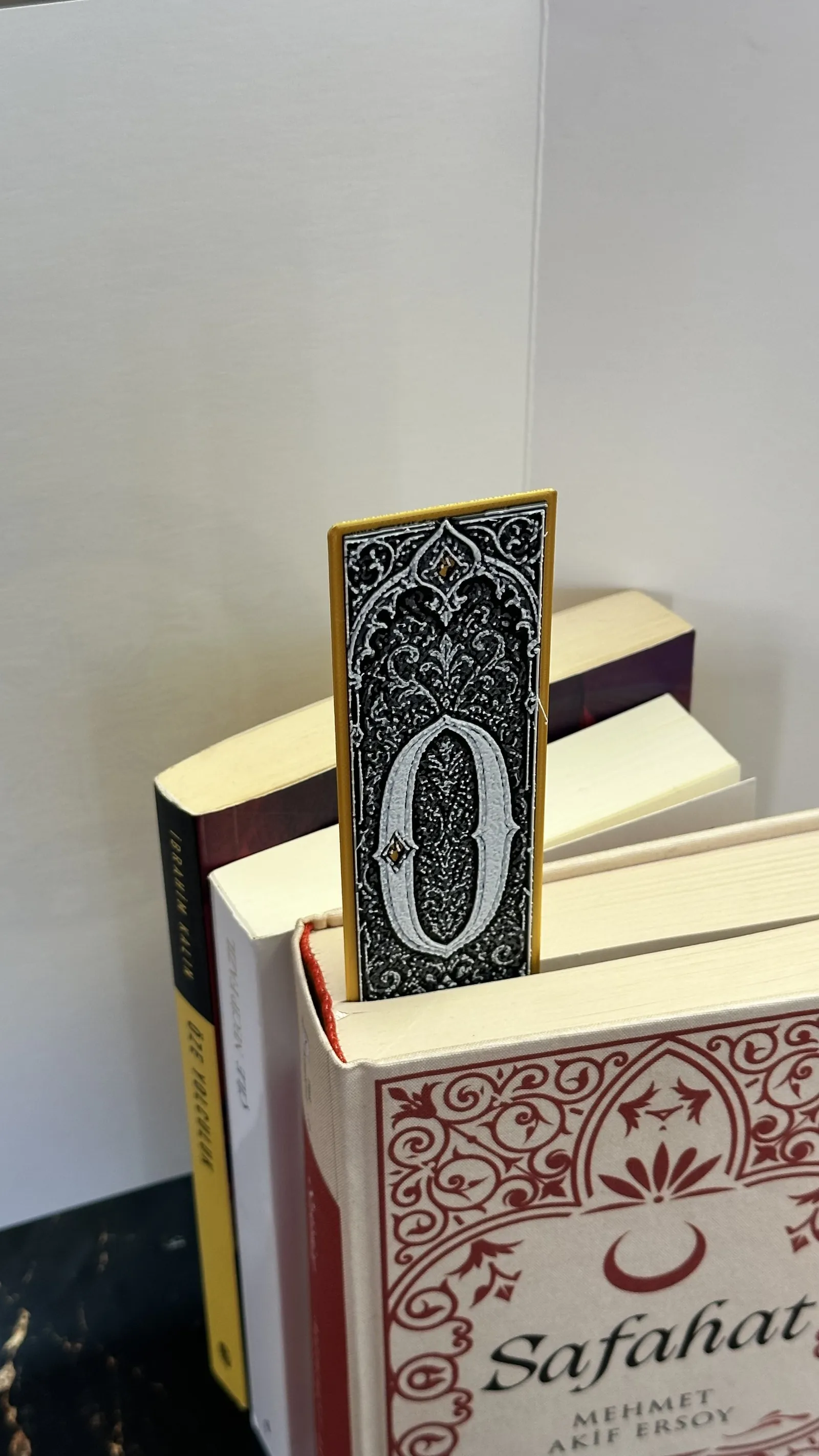 Gothic Letter O Bookmark - HueForge Alphabet